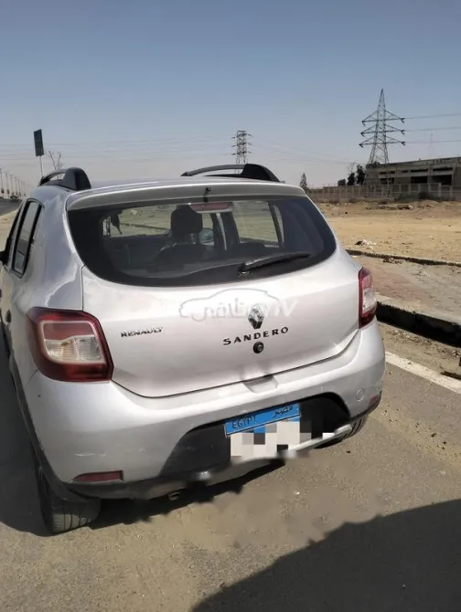 رينو سانديرو  ( ستيب  واى ) 2016 فضي مستعملة للبيع - 2