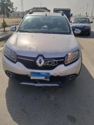 رينو سانديرو  ( ستيب  واى ) 2016 فضي مستعملة للبيع