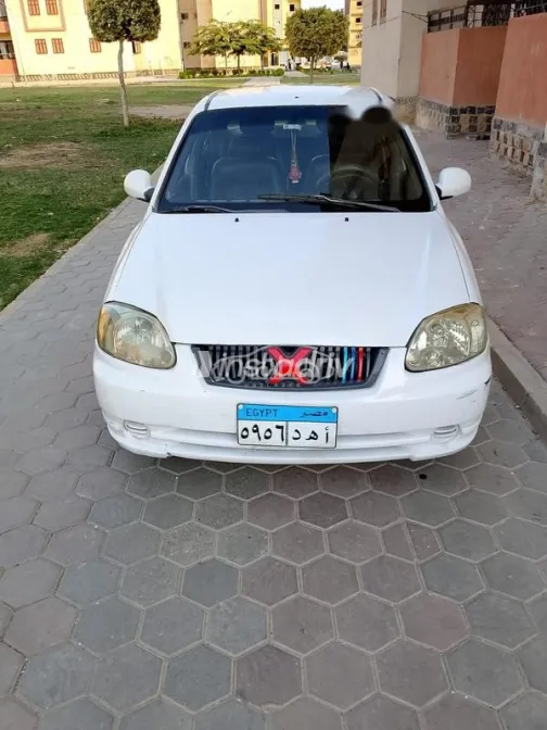 Hyundai Verna 2014 White Used for Sale - 1