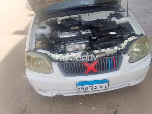 Hyundai Verna 2014 White Used for Sale - 2