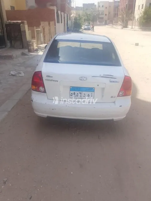 Hyundai Verna 2014 White Used for Sale - 8