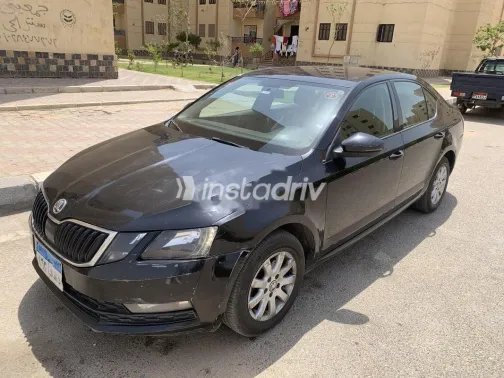 سكودا اوكتافيا A7 2018 أسود مستعملة للبيع - 4