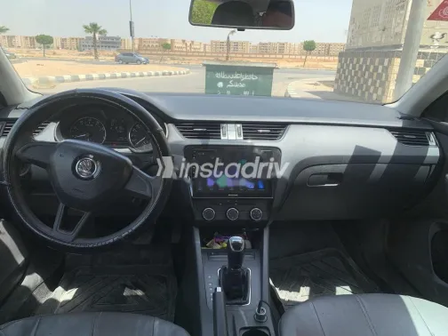 سكودا اوكتافيا A7 2018 أسود مستعملة للبيع - 5