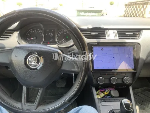 سكودا اوكتافيا A7 2018 أسود مستعملة للبيع - 6