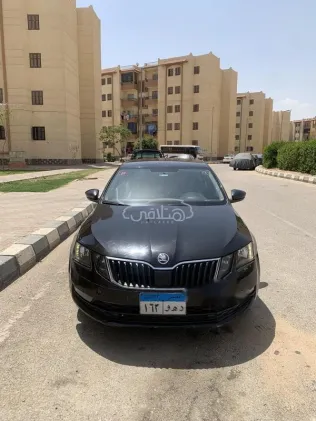 سكودا اوكتافيا A7 2018 أسود مستعملة للبيع