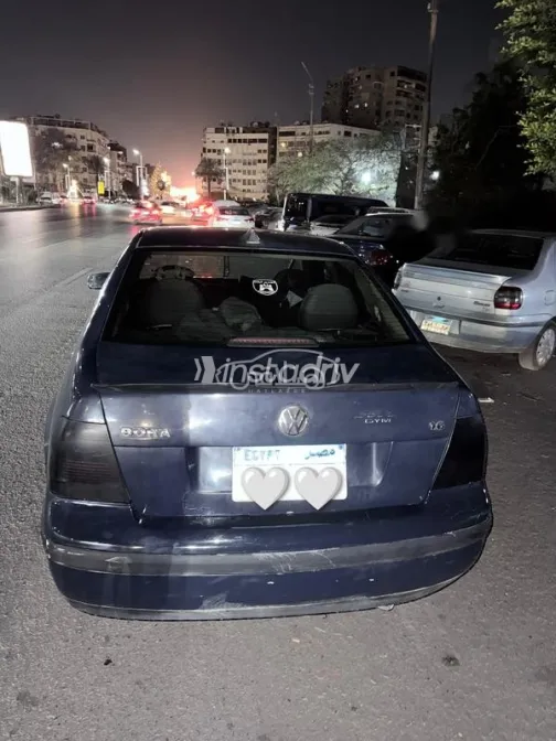 فولكس فاغن بورا 2001 أزرق غامق مستعملة للبيع - 4