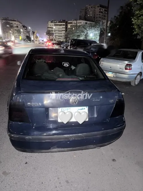 فولكس فاغن بورا 2001 أزرق غامق مستعملة للبيع - 5