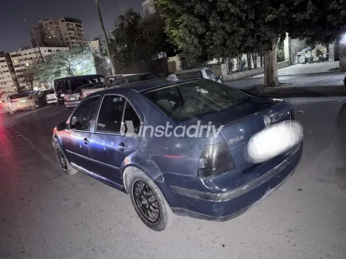 فولكس فاغن بورا 2001 أزرق غامق مستعملة للبيع - 6