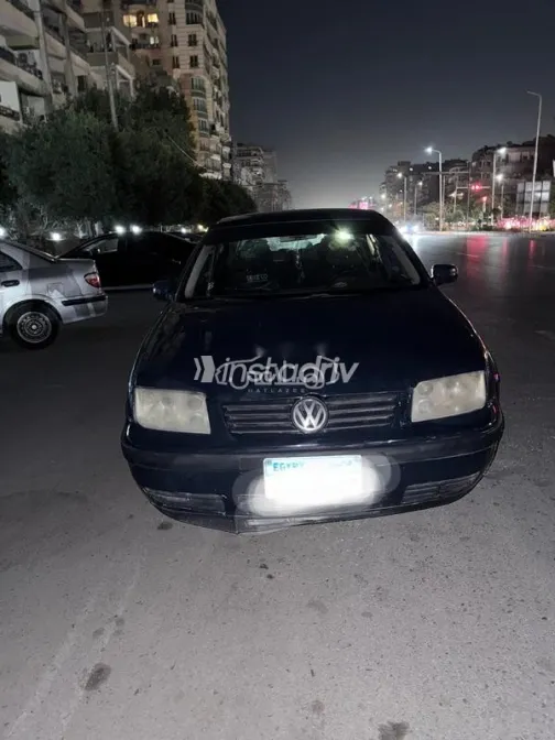 فولكس فاغن بورا 2001 أزرق غامق مستعملة للبيع - 7