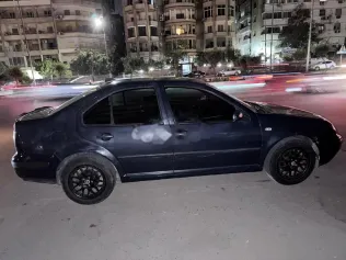 فولكس فاغن بورا 2001 أزرق غامق مستعملة للبيع