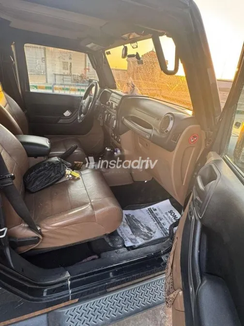 جيب رانجلر 2012 أسود مستعملة للبيع - 3