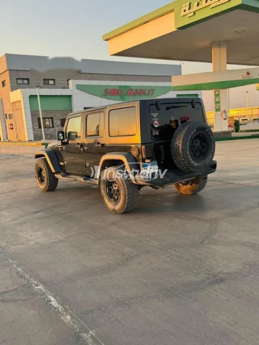 جيب رانجلر 2012 أسود مستعملة للبيع - 4