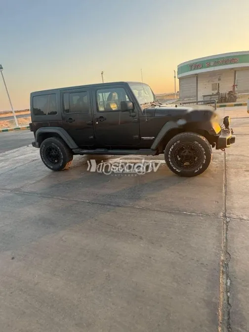 جيب رانجلر 2012 أسود مستعملة للبيع - 6