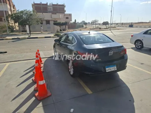 اوبل أسترا 2016 أبيض مستعملة للبيع - 2