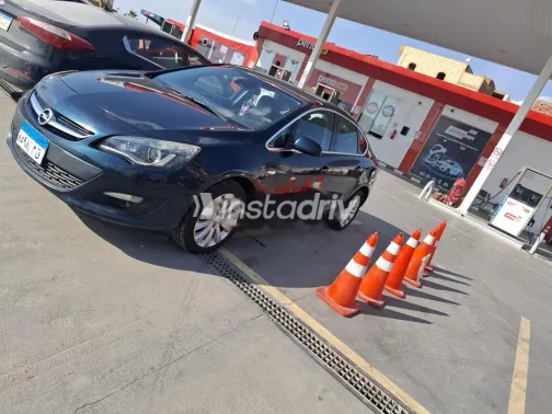 اوبل أسترا 2016 أبيض مستعملة للبيع - 3