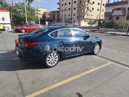 اوبل أسترا 2016 أبيض مستعملة للبيع - 4