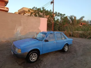 مازدا 323 1984 أزرق مستعملة للبيع