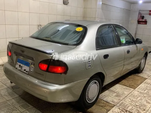دايو لانوس 1999 ذهبي مستعملة للبيع - 4