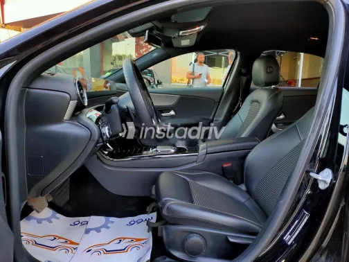 مرسيدس A 180 2020 أسود مستعملة للبيع - 5