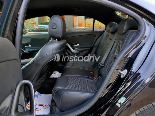 مرسيدس A 180 2020 أسود مستعملة للبيع - 6