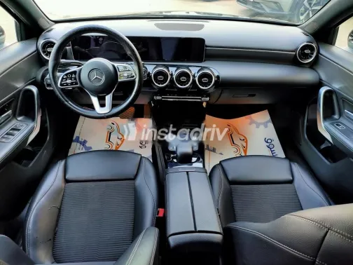 مرسيدس A 180 2020 أسود مستعملة للبيع - 8