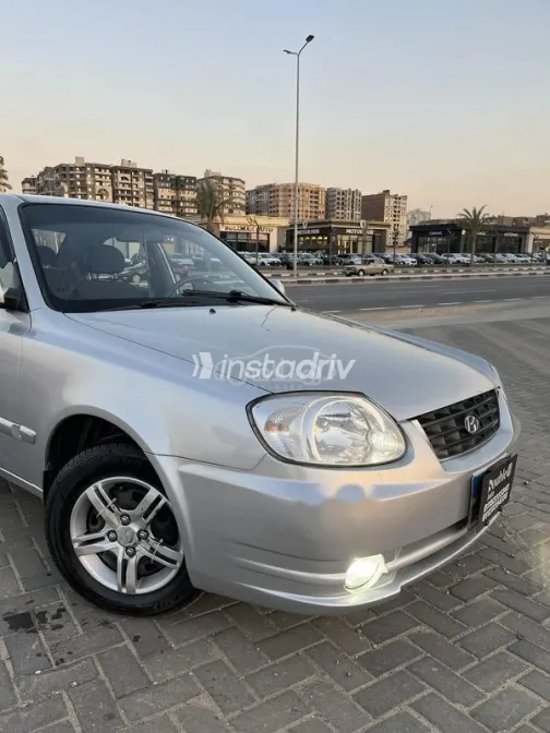 Hyundai Verna 2012 Silver Used for Sale - 1