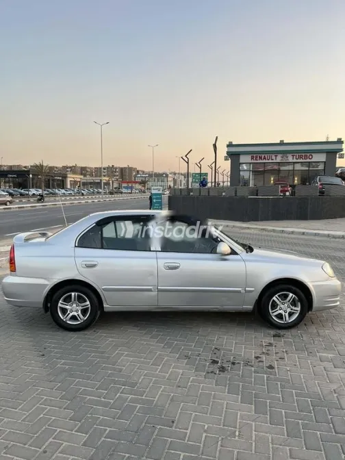 Hyundai Verna 2012 Silver Used for Sale - 5
