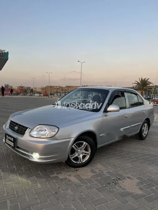 Hyundai Verna 2012 Silver Used for Sale - 10