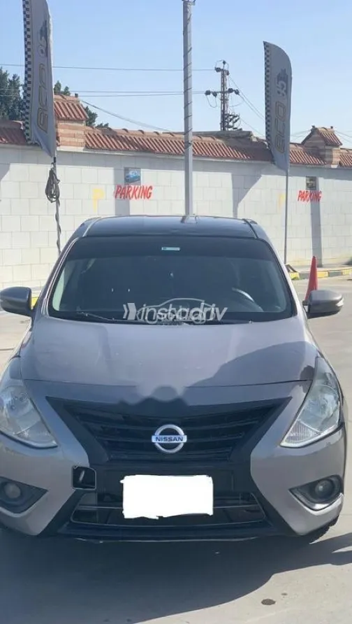 نيسان صنى 2017 أبيض مستعملة للبيع - 1