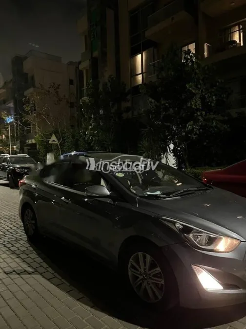 هيونداي إلنترا 2016 أبيض مستعملة للبيع - 2