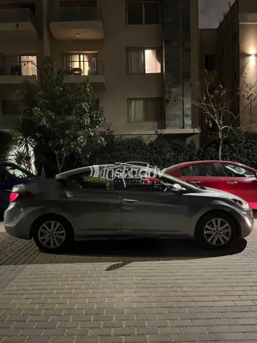 هيونداي إلنترا 2016 أبيض مستعملة للبيع - 4