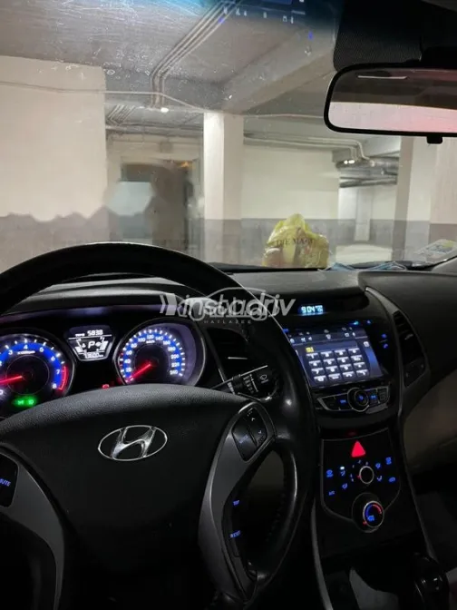 هيونداي إلنترا 2016 أبيض مستعملة للبيع - 7