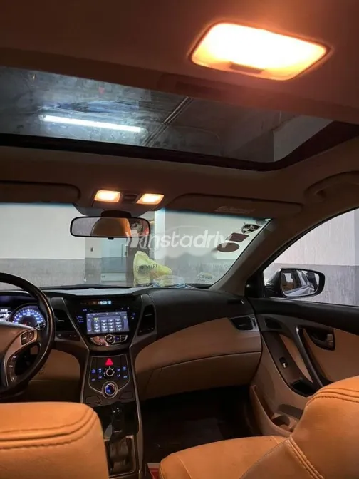 هيونداي إلنترا 2016 أبيض مستعملة للبيع - 8