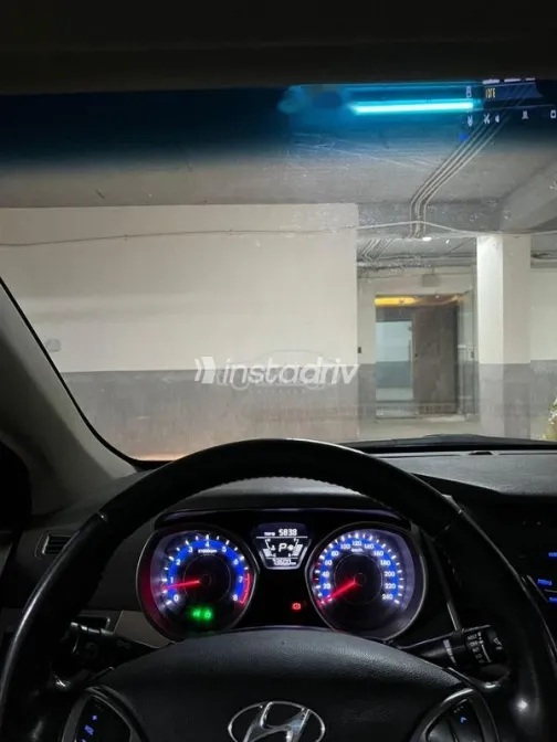 هيونداي إلنترا 2016 أبيض مستعملة للبيع - 9