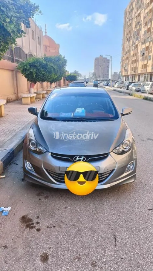 هيونداي افانتي 2013 رمادي غامق مستعملة للبيع - 1