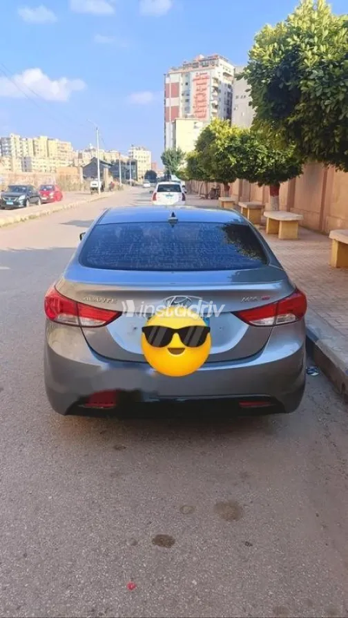 هيونداي افانتي 2013 رمادي غامق مستعملة للبيع - 6