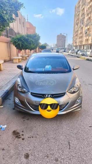 هيونداي افانتي 2013 رمادي غامق مستعملة للبيع