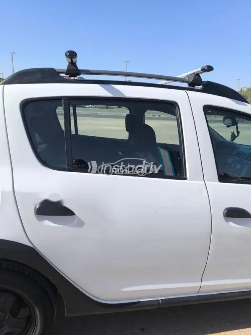 Renault Sandero Step Way 2023 White Used for Sale - 3