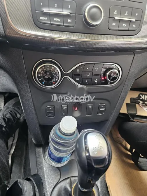 Renault Sandero Step Way 2023 White Used for Sale - 4