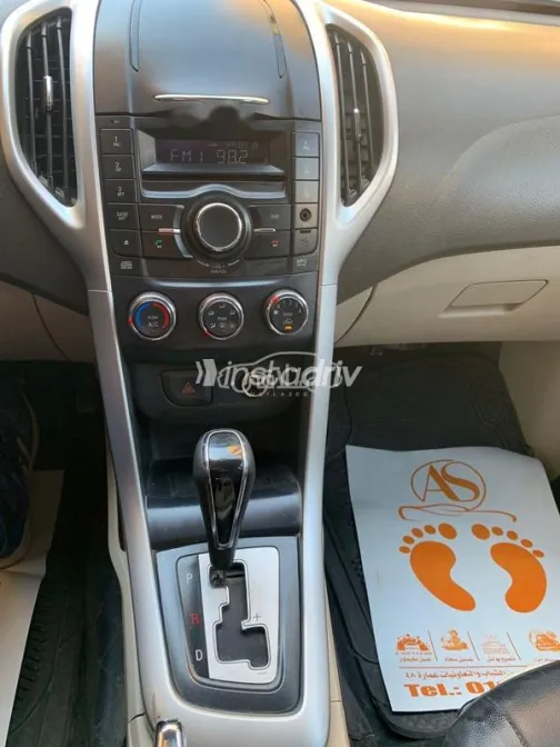 Chevrolet Optra 2021 White Used for Sale - 2