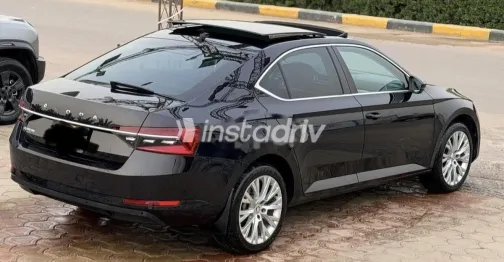 سكودا سوبيرب 2022 أسود مستعملة للبيع - 5
