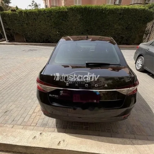 سكودا سوبيرب 2022 أسود مستعملة للبيع - 7