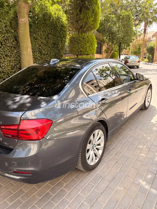 بي ام دبليو 318 2019 أبيض مستعملة للبيع - 3