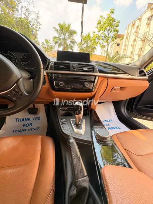 بي ام دبليو 318 2019 أبيض مستعملة للبيع - 6