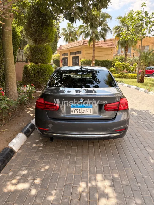 بي ام دبليو 318 2019 أبيض مستعملة للبيع - 7