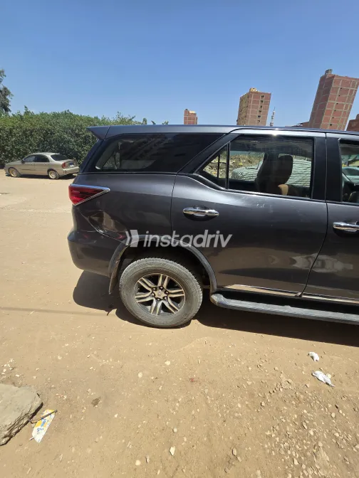 Toyota Fortuner 2024 White Used for Sale - 9