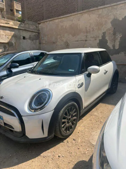 Mini Cooper 2024 White Used for Sale - 1
