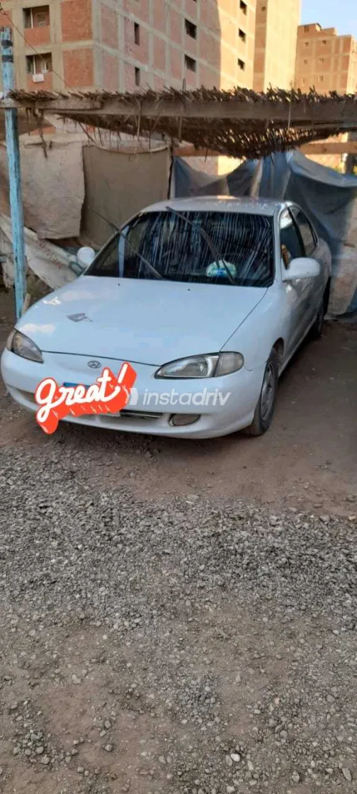 هيونداي إلنترا 1995 أبيض مستعملة للبيع - 1