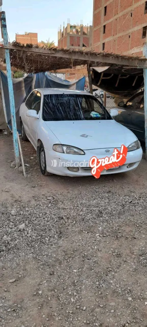 هيونداي إلنترا 1995 أبيض مستعملة للبيع - 8