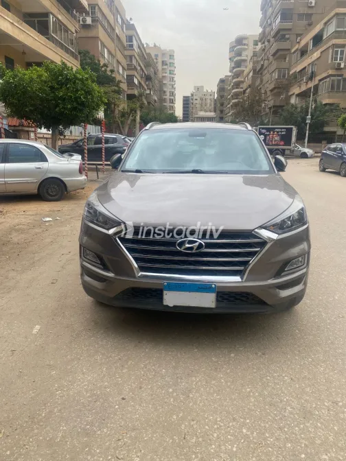 Hyundai Tucson 2021 White Used for Sale - 1